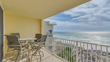 Apartment (2 Bedrooms) | Front of property