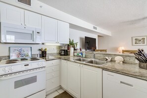 Apartment (2 Bedrooms) | Interior - Oceanfront Fort Walton Beach Condo With Balcony! (Fort Walton Beach)