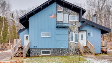 Apartment (4 Bedrooms) | Front of property