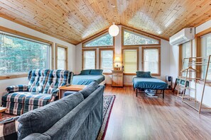 House (3 Bedrooms) | Interior - 'the Hideaway' Eagle Chain Access & Riverside View (Eagle River)