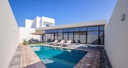 Aya - Oasis in Al Muntazah: 3BR Villa with Private Pool