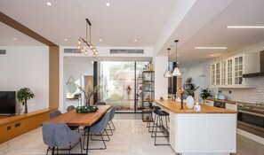 Deluxe Villa | Private kitchen
