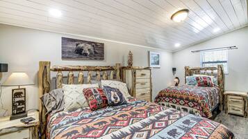 Cottage (2 Bedrooms) | Bahagian dalam