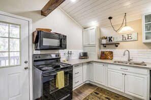 Cottage (2 Bedrooms) | Interior