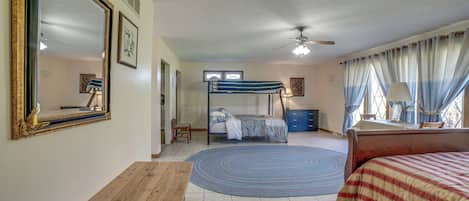 Casa (2 Bedrooms) | Interior