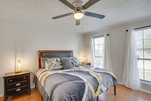 House (3 Bedrooms) | Interior - Pet-friendly Carrollton Home w/ Fenced Backyard! (Carrollton)