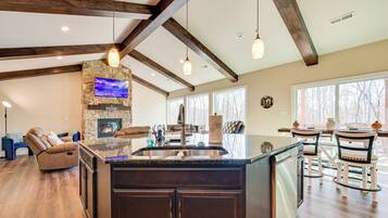 House (3 Bedrooms) | Interior