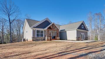 House (3 Bedrooms) | Front of property