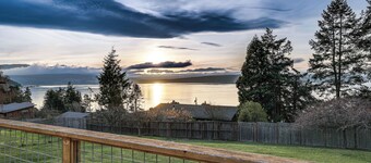 Port Townsend Escape w/ Deck, Bay & Mountain Views