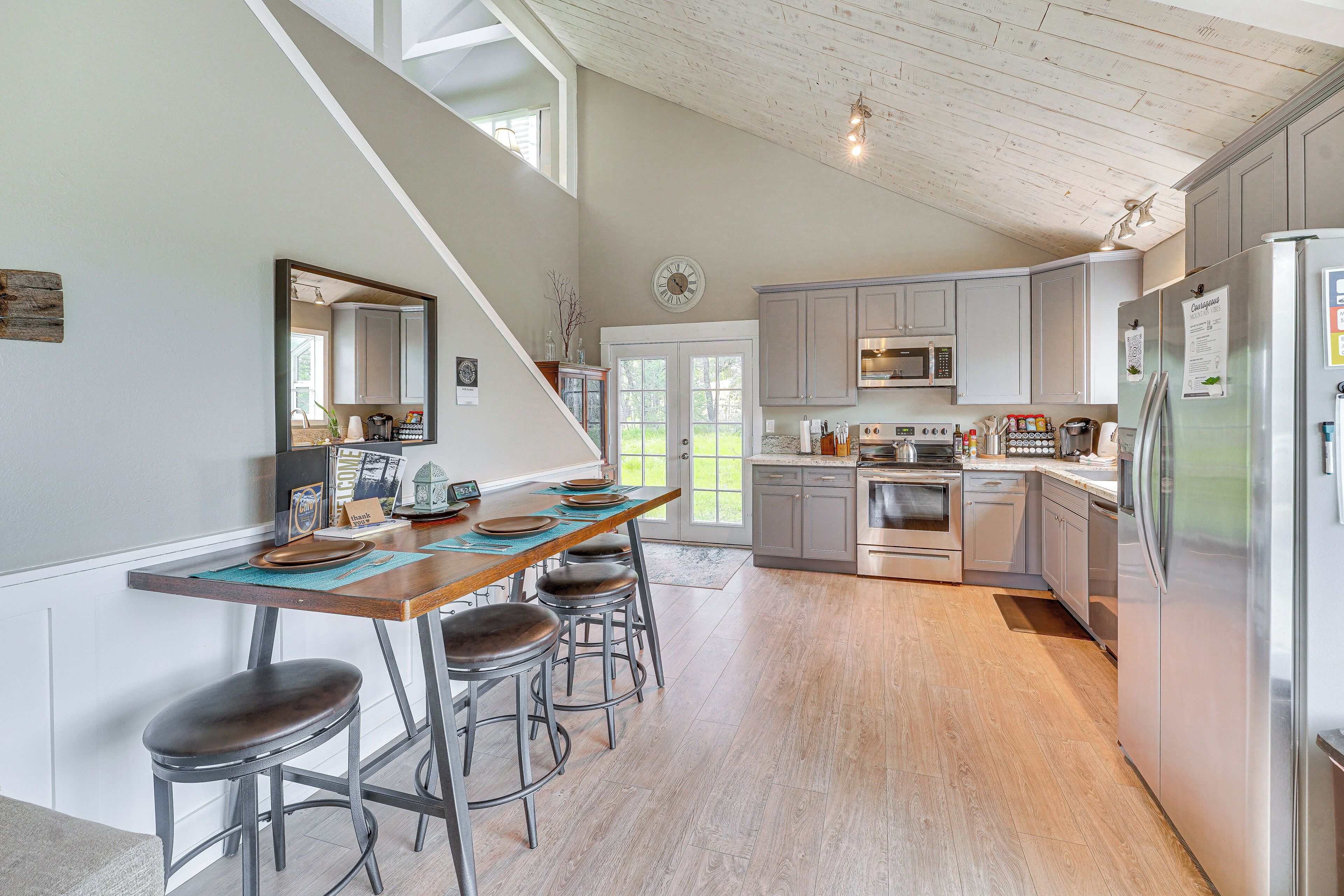 House (2 Bedrooms) | Interior