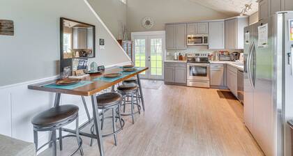 Bay Area Escape on 5 Acres: Pet Friendly, Views