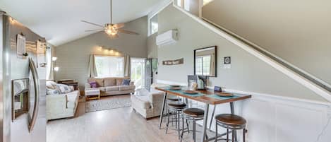 House (2 Bedrooms) | Interior