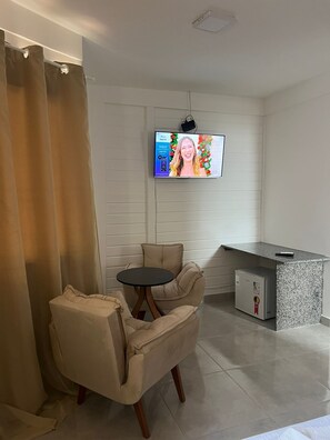 クラシック ダブルルーム プールビュー | WiFi (無料)