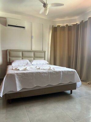 クラシック ダブルルーム プールビュー | WiFi (無料)