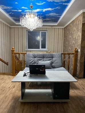 55-inch Smart TV with digital channels - Hostel 4U (Bishkek)