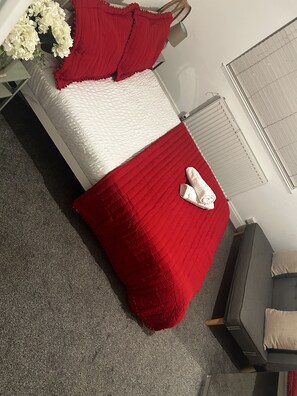 Room - Thorn - Romance Deluxe Room (London)