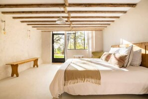 8 slaapkamers, een strijkplank/strijkijzer, gratis wifi, beddengoed