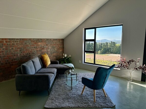 Smart TV - World of Horses Flats - Lucky (Stellenbosch)