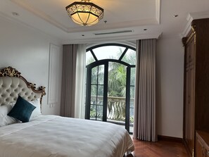 Luxury Double Room | Free WiFi - Luxury Apartmen In West Lake (Hanoi)