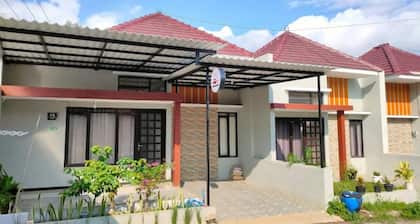 Japanese Villa Naomy Residence