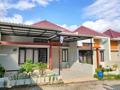 Japanese Villa Naomy Residence

