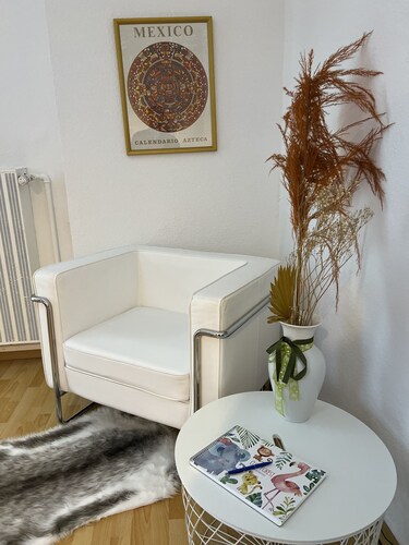 Casa Estrella -5 min zum Duisburg Hbf, -nähe Uni Duisburg/essen -erdgeschoss