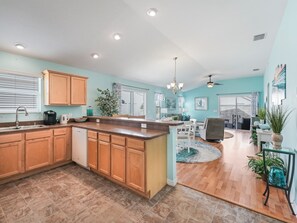 Interior - Sunny Retreat: 3BR/2BA Courtyard Villa  - Golf Cart Included! (The Villages)