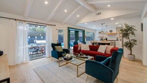 Unclassified image, 4 of 45, button - Spring Branch Paradise, 4-BD Backyard Pool Oasis (Houston)