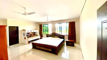 4 bedrooms, in-room safe, iron/ironing board, free WiFi