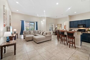 Smart TV - Private Pool! Free Water Park! Near Disney World! (Davenport)