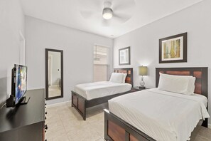 5 bedrooms, desk, iron/ironing board, travel cot