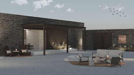 Front of property. Yfes