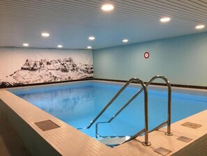 Inomhuspool och uppvärmd pool