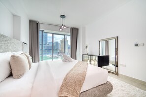 2 bedrooms, in-room safe, iron/ironing board, free WiFi - Elegant 2BR at Beauport XI Dubai Marina by Deluxe Holiday Homes (Dubai)