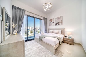 4 bedrooms, in-room safe, iron/ironing board, free WiFi