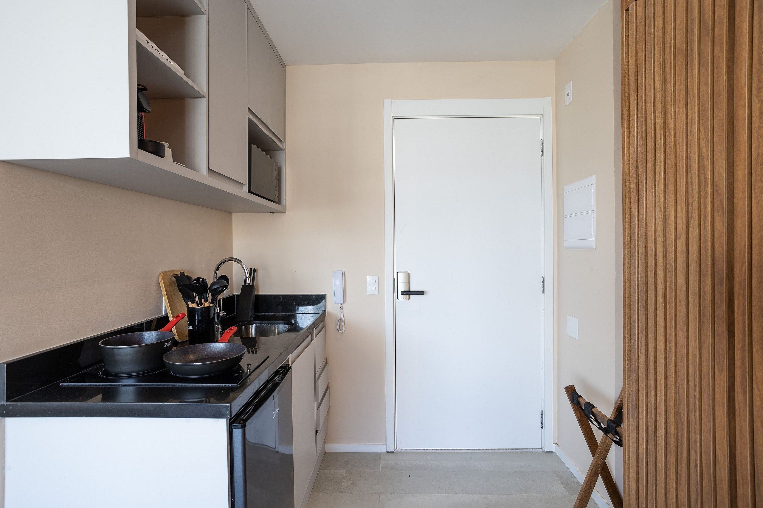 Apartment | Private kitchen | Microwave, cookware/dishes/utensils