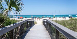 Beach - Just one minute drive to the beach. (Nokomis)