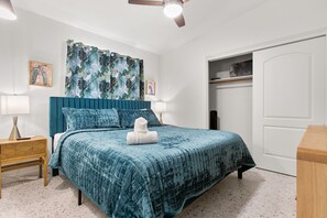 3 bedrooms, desk, iron/ironing board, free WiFi