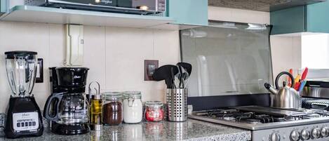 Fridge, microwave, oven, stovetop