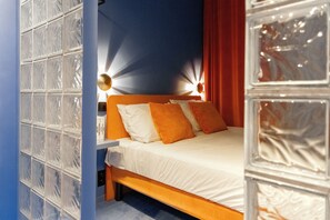 Habitació doble econòmica | Minibar, cortines opaques, planxa i posts de planxar i wifi gratuïta 
