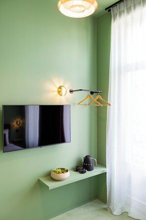 Minibar, blackout curtains, iron/ironing board, free WiFi - Hôtel Mila (Brussels)