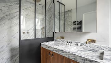 Family Apartment, Non Smoking, Terrace | Bathroom