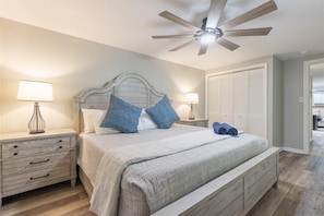 4 bedrooms, iron/ironing board, Internet, bed sheets - Moyers Landing - Lakefront Lake Hartwell with Doc (Anderson)