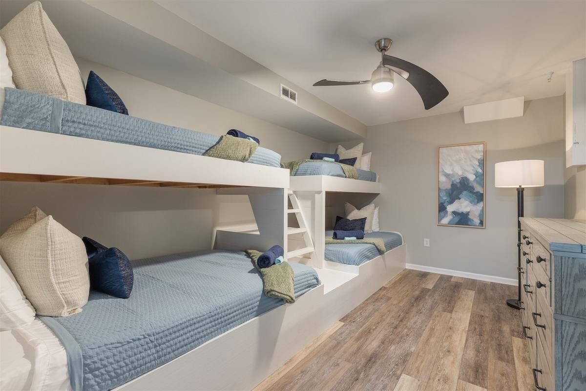 4 bedrooms, desk, iron/ironing board, travel cot