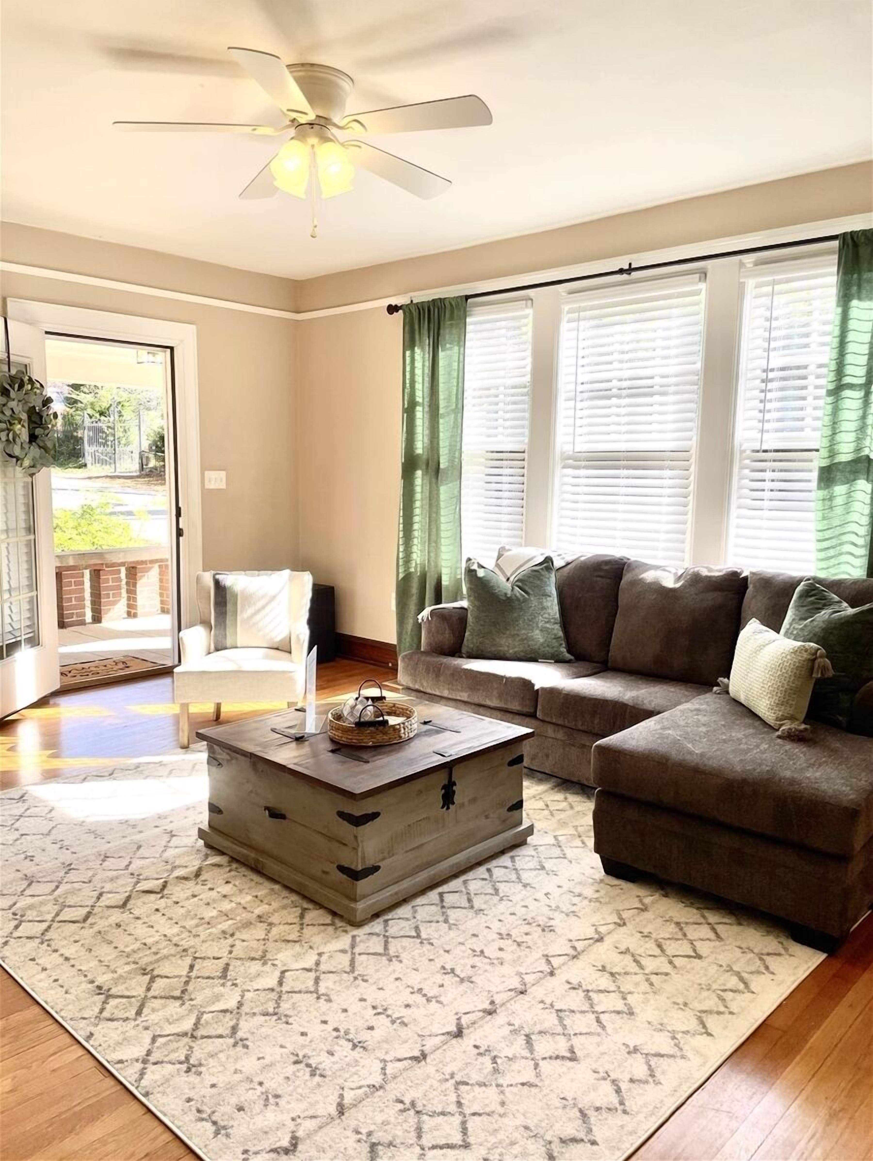 Just minutes from DT Anderson! | 2 Bed, 1 Bath