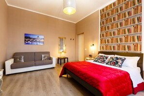 3 bedrooms, iron/ironing board, travel cot, free WiFi