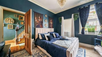 4 bedrooms, iron/ironing board, free WiFi, bed sheets