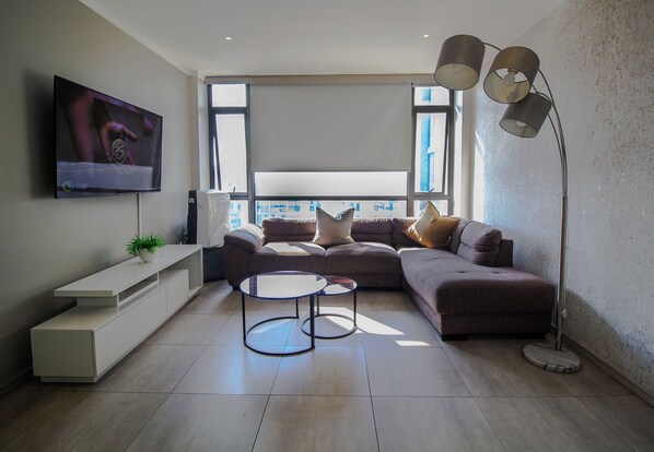 Luxury Apartment | Living area - Sandton Smart Apartment Twelve (Sandton)