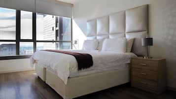 Luxury Apartment | 2 bedrooms, iron/ironing board, free WiFi