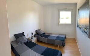 3 chambres, fer et planche à repasser, lit parapluie, Wi-Fi gratuit